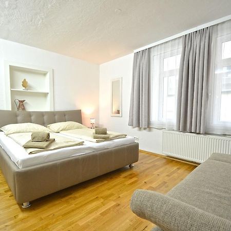 Apartment Zeller Lake & City Centre Цел ам Зее Стая снимка