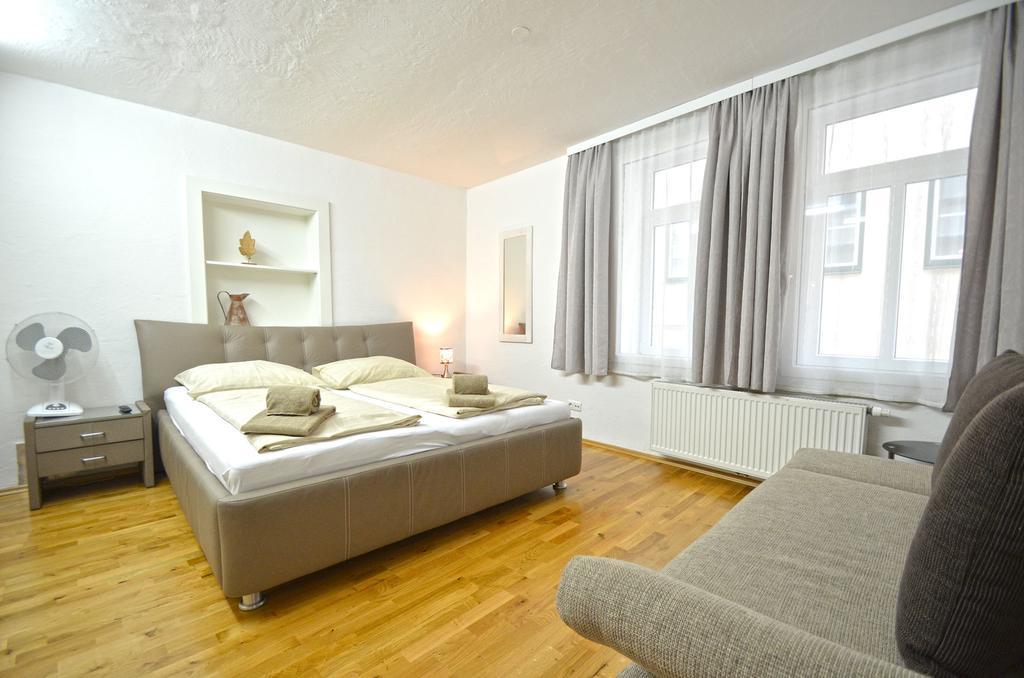 Apartment Zeller Lake & City Centre Цел ам Зее Стая снимка